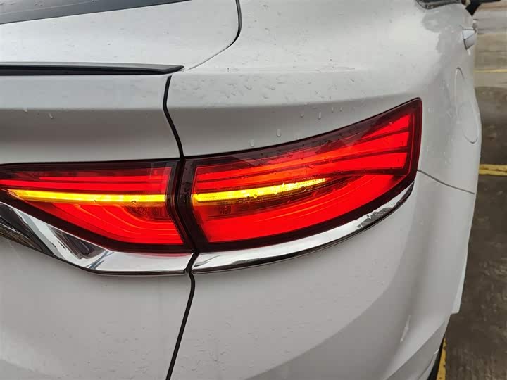 Фото 8 - Geely Tugella