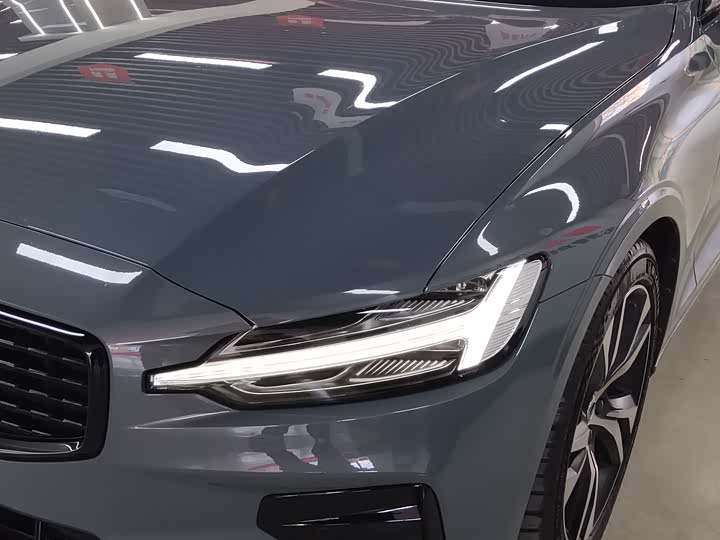 Фото 8 - Volvo V60