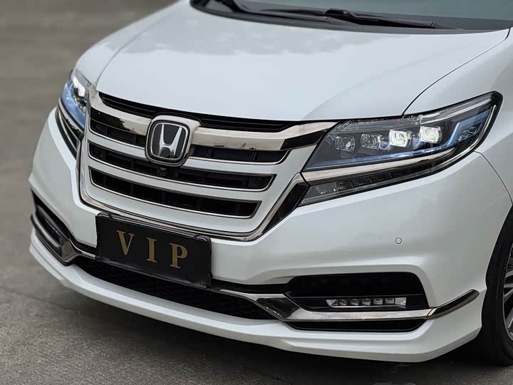 Фото 4 - Honda Elysion