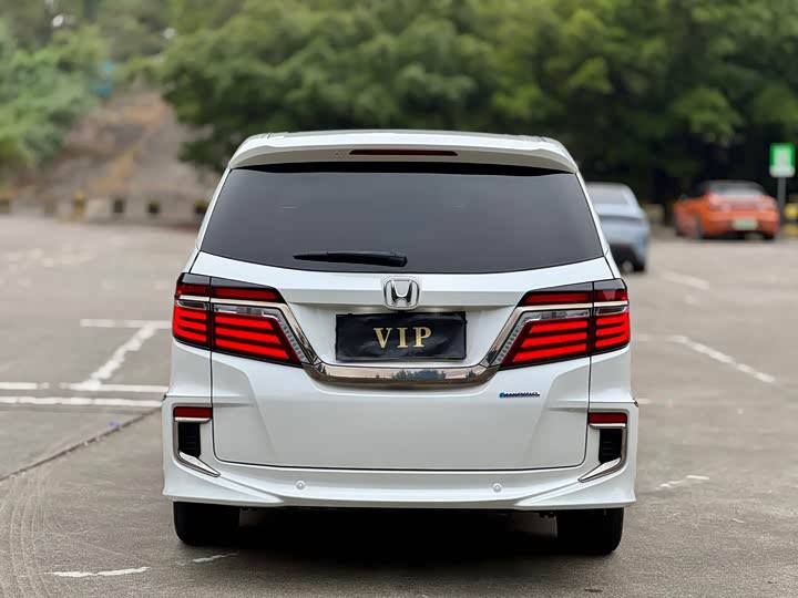 Фото 6 - Honda Elysion