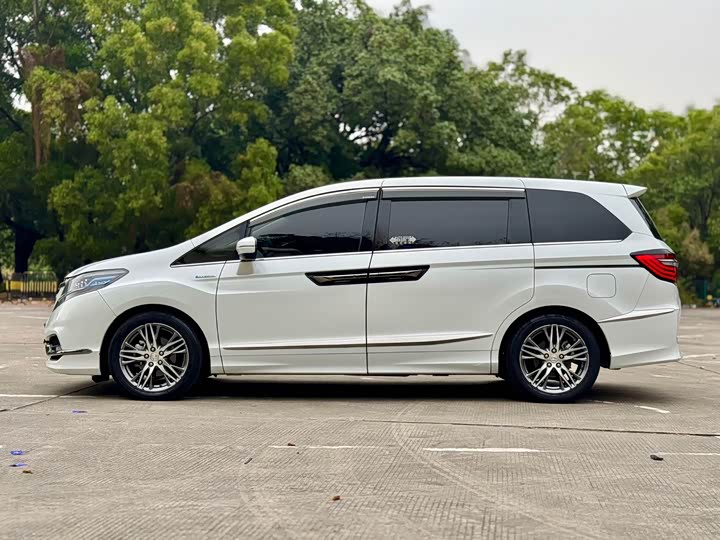 Фото 9 - Honda Elysion