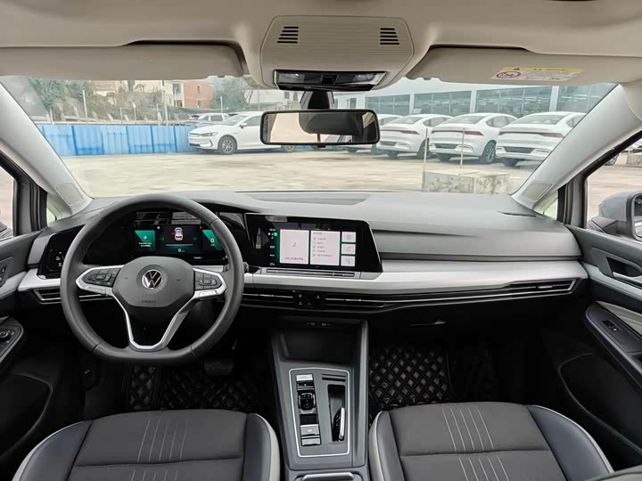 Фото 5 - Volkswagen Golf