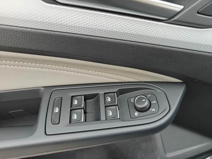 Фото 6 - Volkswagen Golf