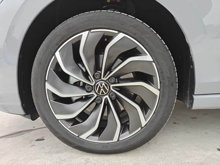 Фото 9 - Volkswagen Golf