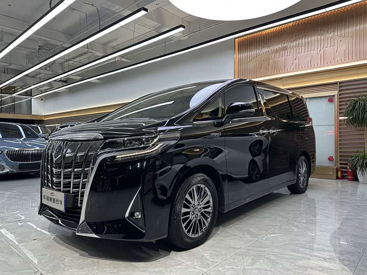 Фото 1 - Toyota Alphard