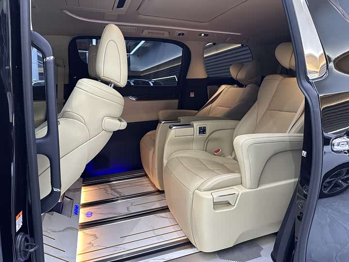 Фото 5 - Toyota Alphard