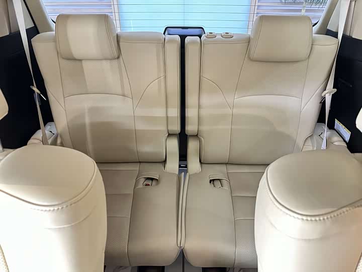 Фото 8 - Toyota Alphard