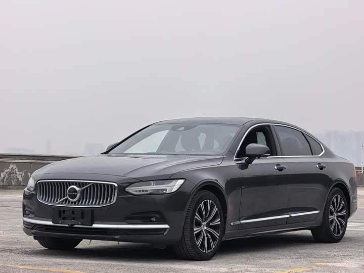 Фото 1 - Volvo S90