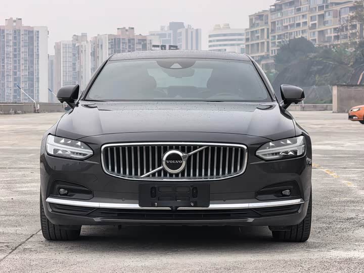Фото 2 - Volvo S90