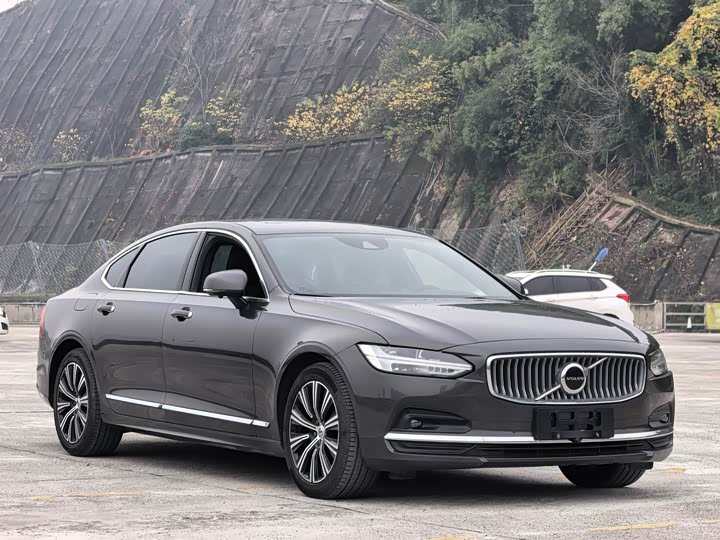 Фото 3 - Volvo S90