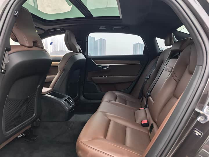 Фото 5 - Volvo S90