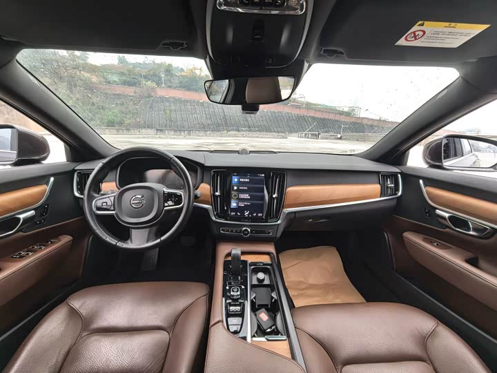 Фото 7 - Volvo S90