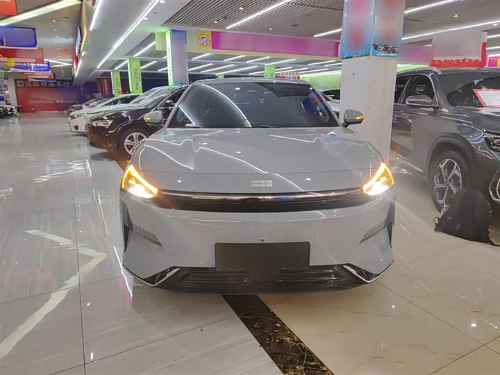 Фото 3 - Geely Galaxy L6