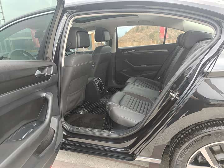 Фото 6 - Volkswagen Magotan