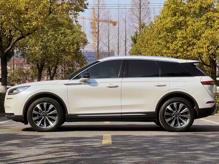 Фото 8 - Lincoln Corsair