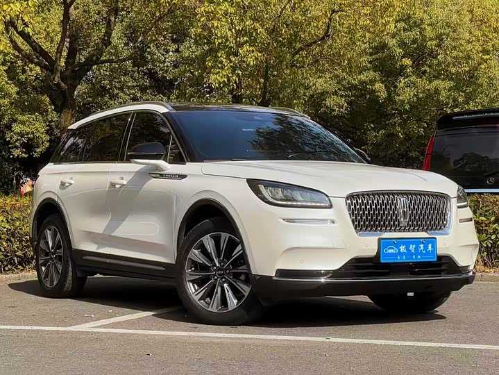 Фото 9 - Lincoln Corsair