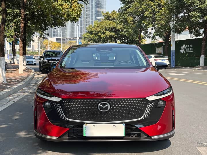 Фото 3 - Mazda EZ-6