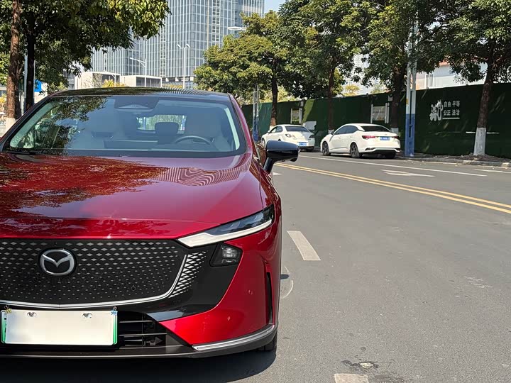 Фото 4 - Mazda EZ-6