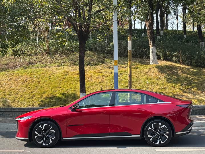 Фото 6 - Mazda EZ-6