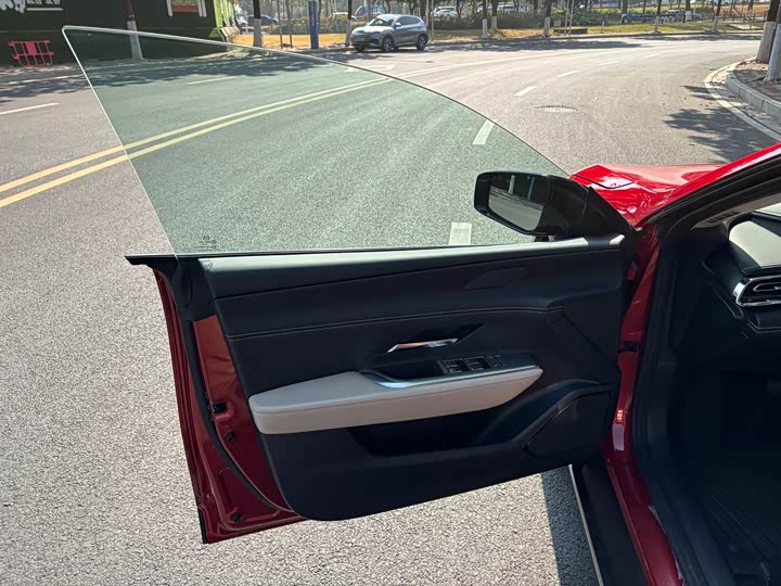 Фото 9 - Mazda EZ-6