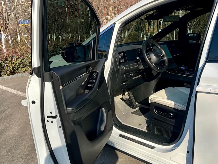 Фото 5 - GAC Trumpchi M8