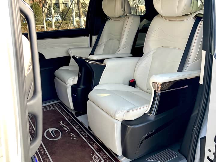 Фото 9 - GAC Trumpchi M8