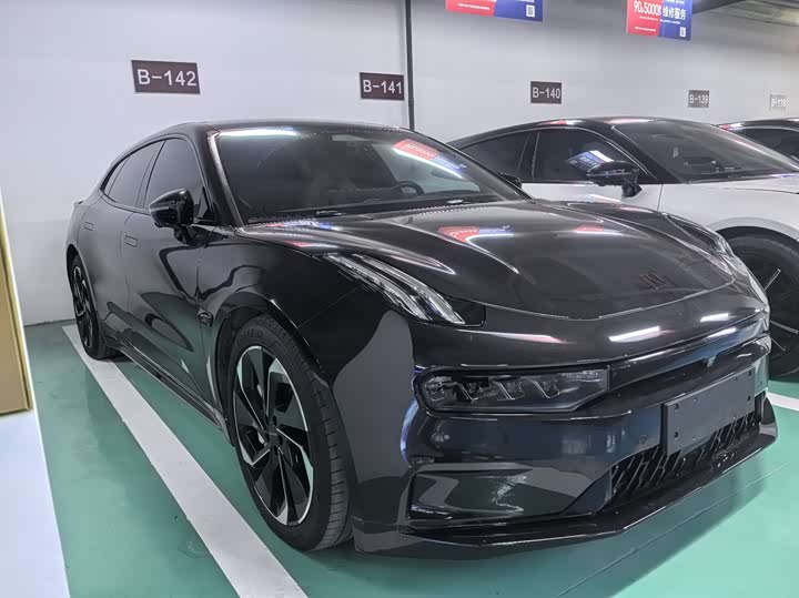 Фото 3 - Zeekr 001