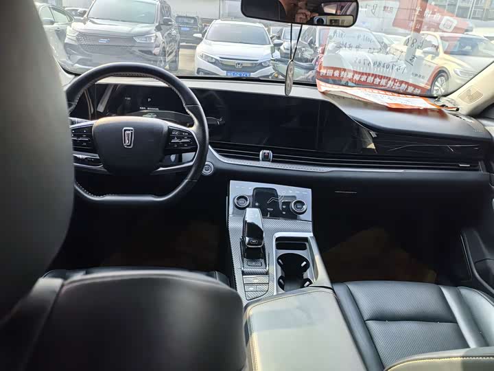 Фото 6 - Bestune B70