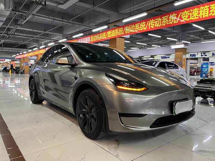 Фото 6 - Tesla Model Y