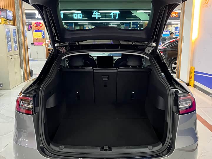 Фото 9 - Tesla Model Y