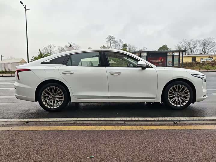 Фото 4 - Bestune B70