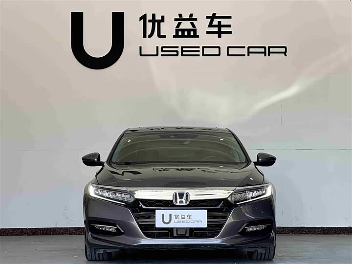 Фото 2 - Honda Accord