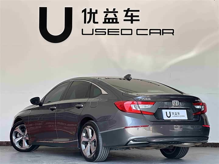 Фото 7 - Honda Accord