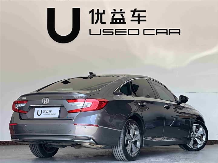 Фото 9 - Honda Accord