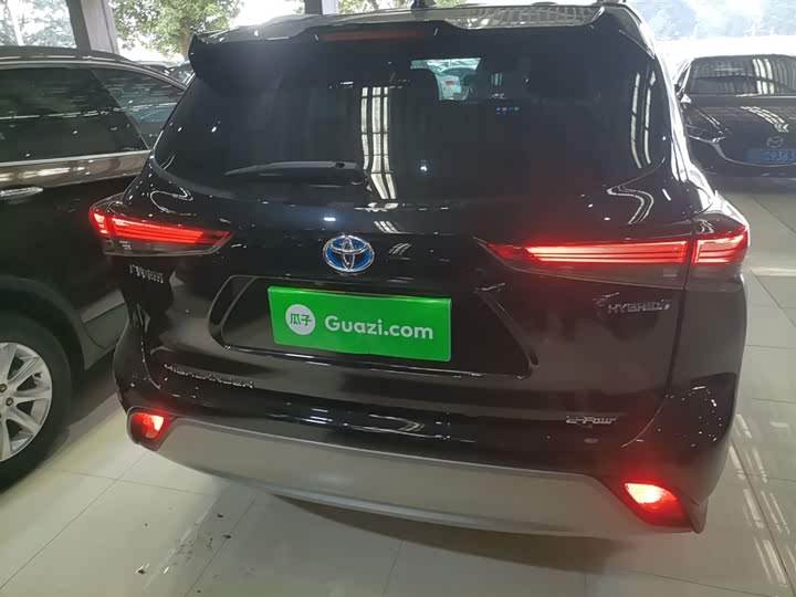 Фото 6 - Toyota Highlander