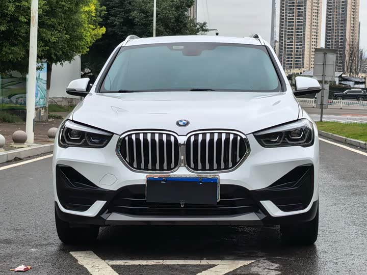 Фото 2 - BMW X1