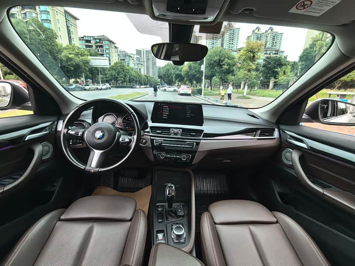 Фото 6 - BMW X1