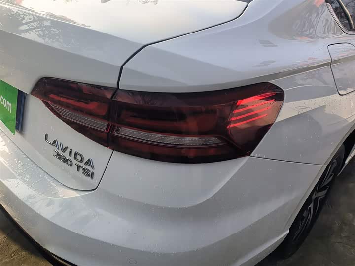 Фото 8 - Volkswagen Lavida