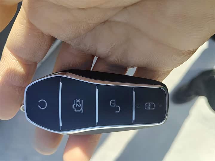 Фото 9 - BYD Yuan Plus