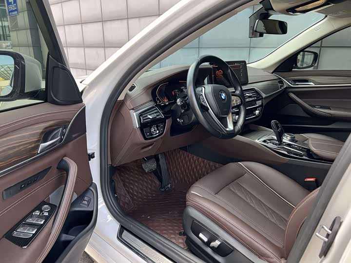 Фото 4 - BMW 5 Series