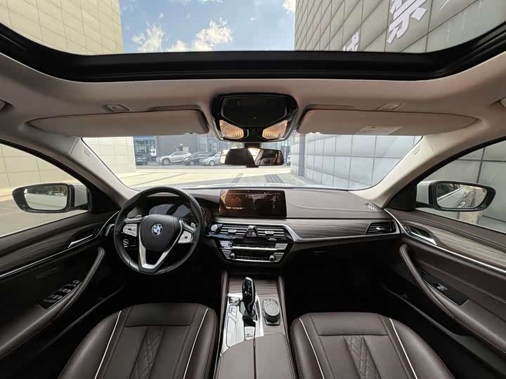 Фото 5 - BMW 5 Series