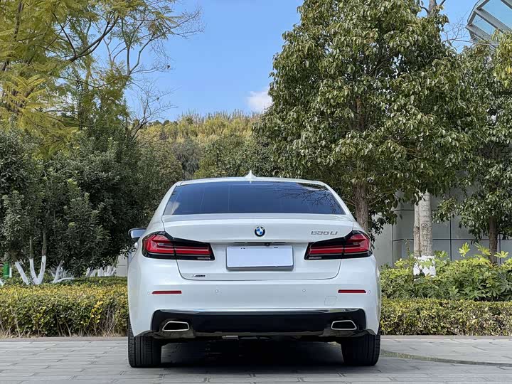 Фото 8 - BMW 5 Series