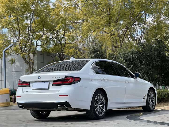 Фото 9 - BMW 5 Series