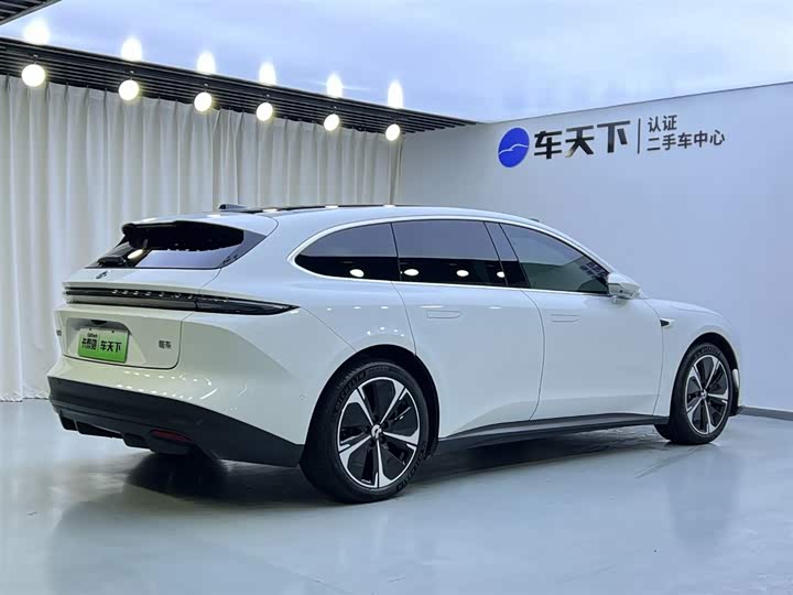 Фото 3 - Nio ET5T