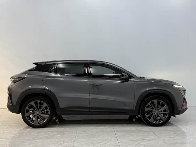 Фото 2 - Changan UNI-T