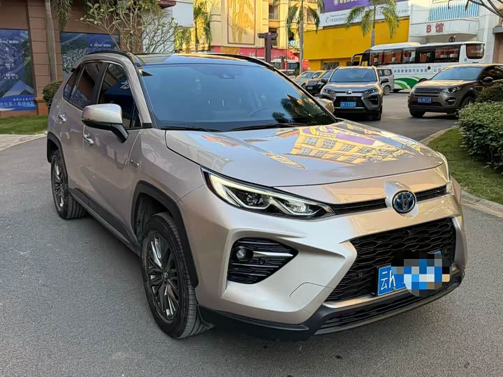 Фото 3 - Toyota Wildlander