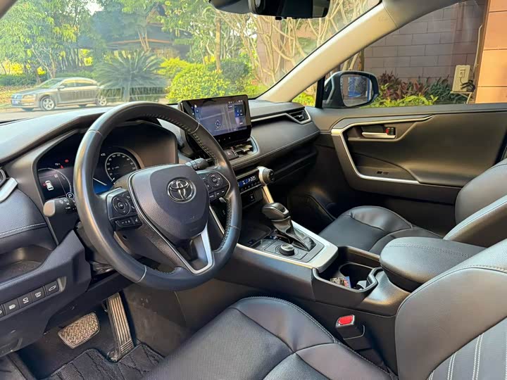 Фото 4 - Toyota Wildlander