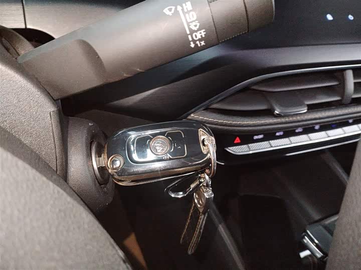 Фото 9 - Buick Verano