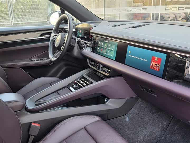 Фото 7 - Porsche Macan EV