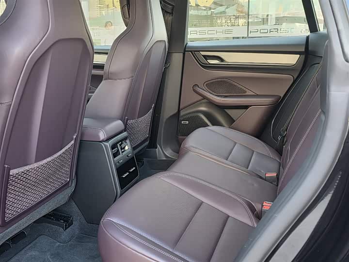 Фото 9 - Porsche Macan EV